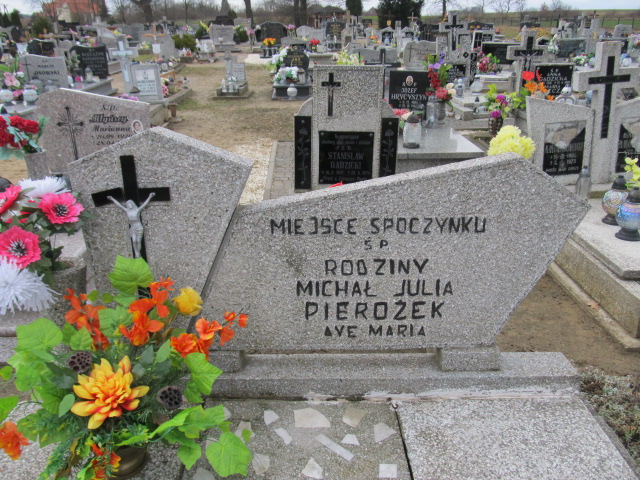 Julia Pierożek 1914 Piskorzyna - Grobonet - Wyszukiwarka osób pochowanych