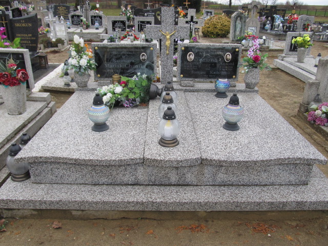 Grób Antonina Junory